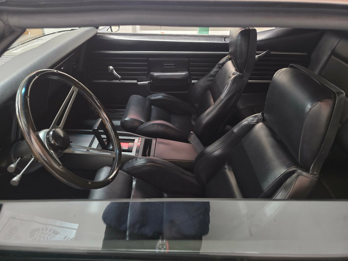 1968 𝐶𝐴𝑀𝐴𝑅𝑂𝐵𝐼𝑅𝐷